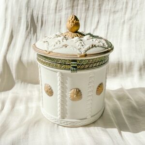 Vintage Ceramic Rose Soft White Gold Tone Round Jewelry Trinket Box Coquette